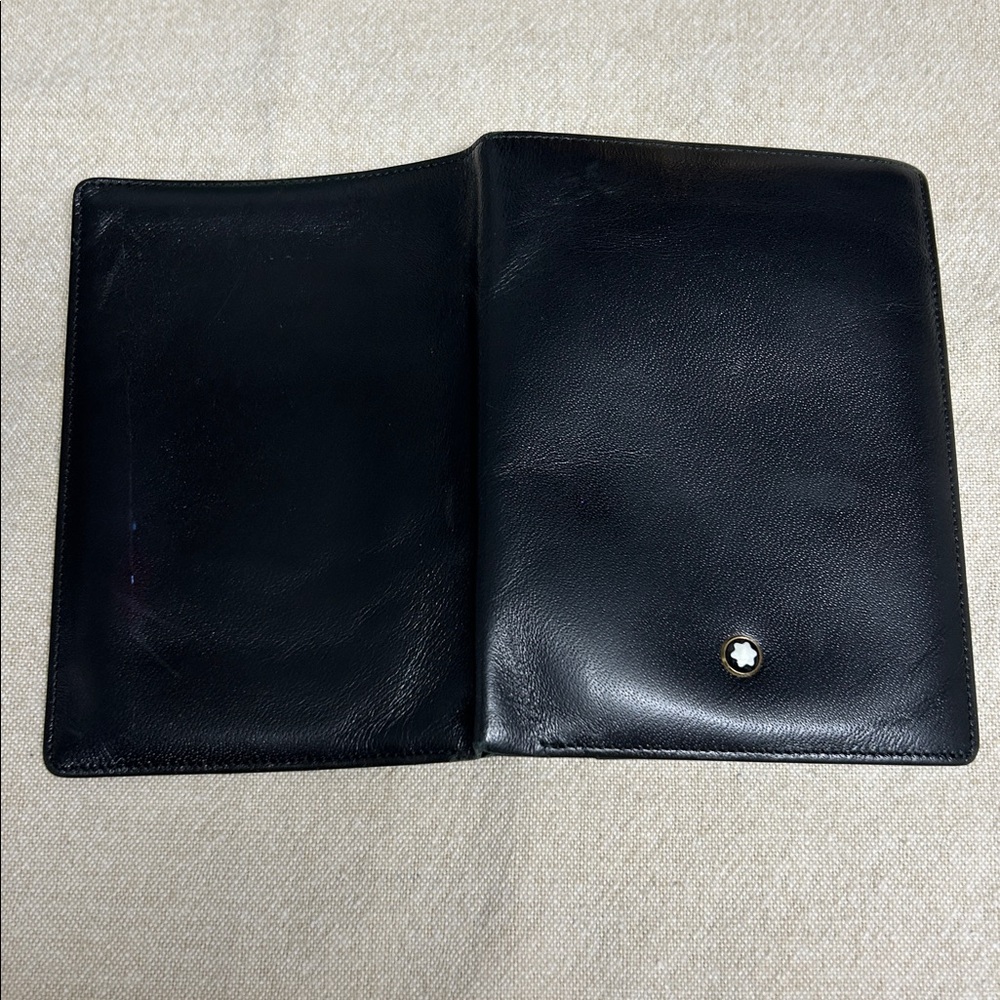 Montblanc Classic Black Leather Holder - Picture 5 of 13